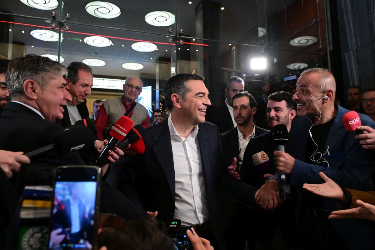 Η επάνοδος Τσίπρα: Η πορεία προς τον λαό ξεκινά από την Πάτρα