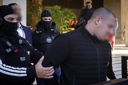 Φοινικούντα: Τα λάθη και οι αντιφάσεις που χάλασαν τα σχέδια ανιψιού και φίλου