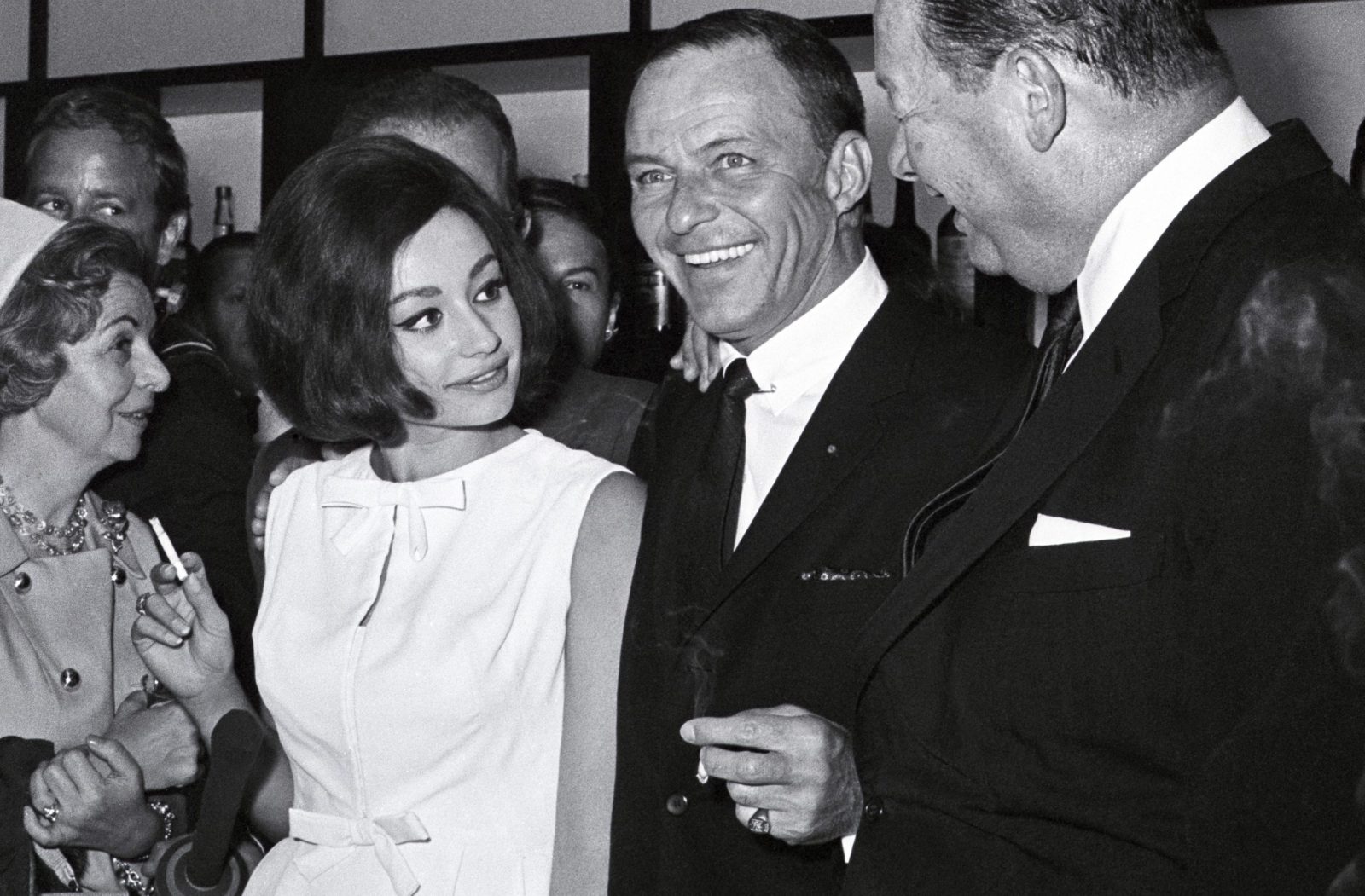 Ραφαέλα Καρά- Φρανκ Σινάτρα: Η αλήθεια για τον «κρυφό» δεσμό τους 