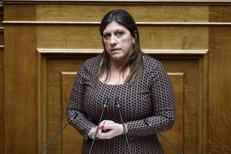 Κωνσταντοπούλου: «Έχω σκίσει πολλά καλσόν στη ζωή μου, η φράση είναι ταξική και όχι σεξιστική»