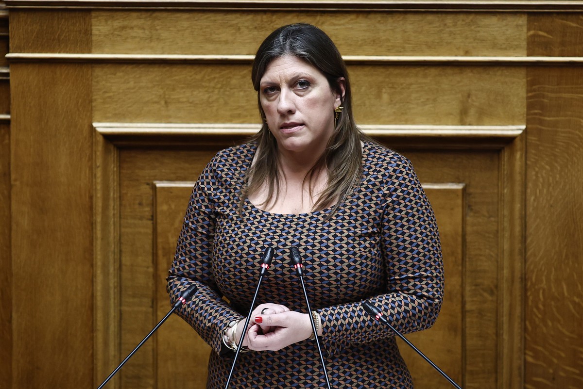 Κωνσταντοπούλου: «Έχω σκίσει πολλά καλσόν στη ζωή μου, η φράση είναι ταξική και όχι σεξιστική»