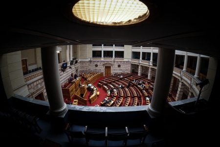 Προϋπολογισμός 2026: Συνεχίζεται η συζήτηση στη Βουλή – Live οι ομιλίες υπουργών και βουλευτών