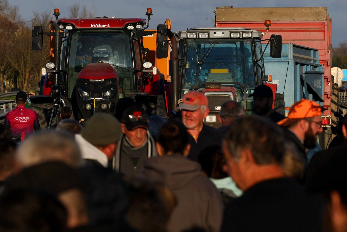 Γαλλία: Συγκρούσεις της Αστυνομίας με αγρότες και κτηνοτρόφους