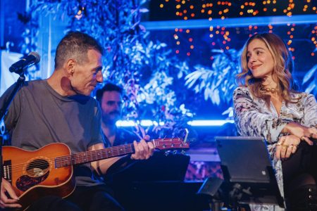 «Όλα Είναι Μπροστά»: Όσα είδαμε στην παρουσίαση του νέου δίσκου της Νατάσσας Μποφίλιου και του Μανώλη Φάμελλου