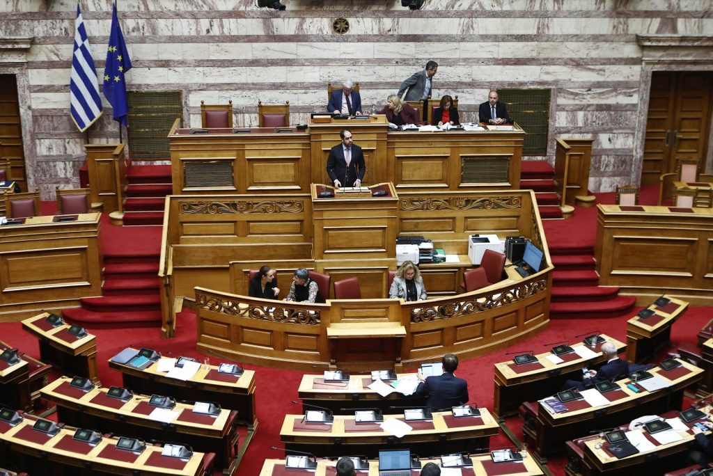 Προϋπολογισμός 2026: Τρίτη ημέρα συζήτησης στη Βουλή – Δείτε live