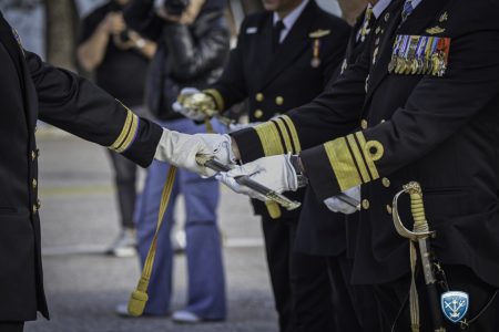 Ενοπλες Δυνάμεις: Τι αλλάζει σε αυξήσεις και θητεία, στη Βουλή το νομοσχέδιο