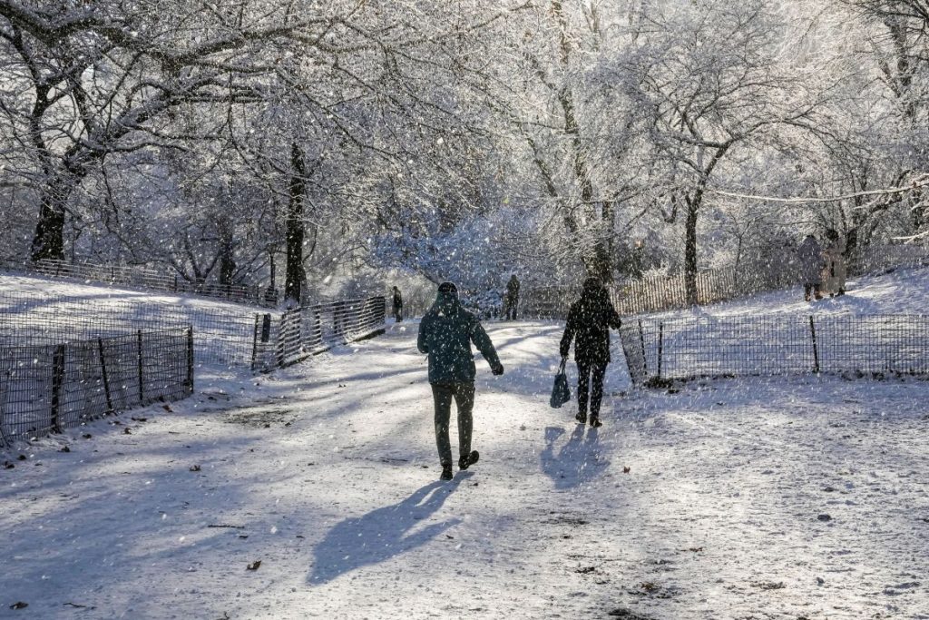 Άσπρισε η Νέα Υόρκη: Μαγικές εικόνες από το Central Park