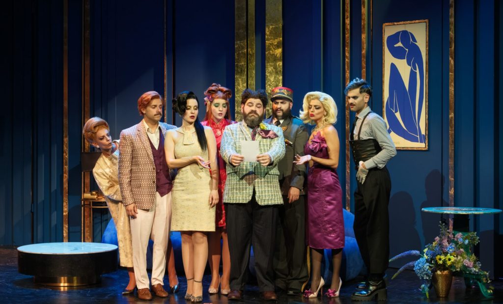 6 παραστάσεις που προλαβαίνεις να δεις πριν κατέβουν