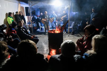 Μια 17χρονη στα μπλόκα - Από τον αγώνα των Πανελληνίων, στον αγώνα των αγροτών