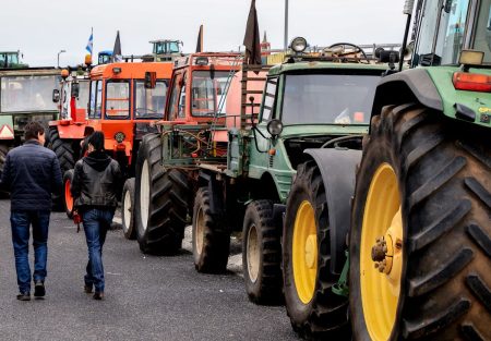Μπλόκα αγροτών: Την Πέμπτη κρίνεται το μέλλον των κινητοποιήσεων