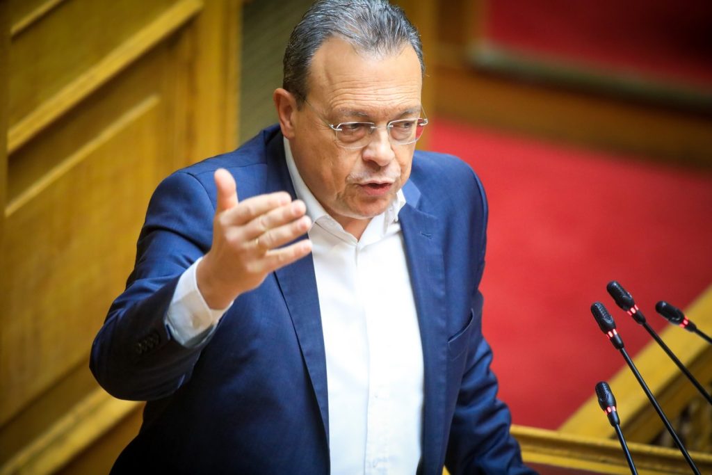 Φάμελλος: «Μητσοτάκης, Πιερρακάκης, Χατζηδάκης το τρίο της συμφοράς»