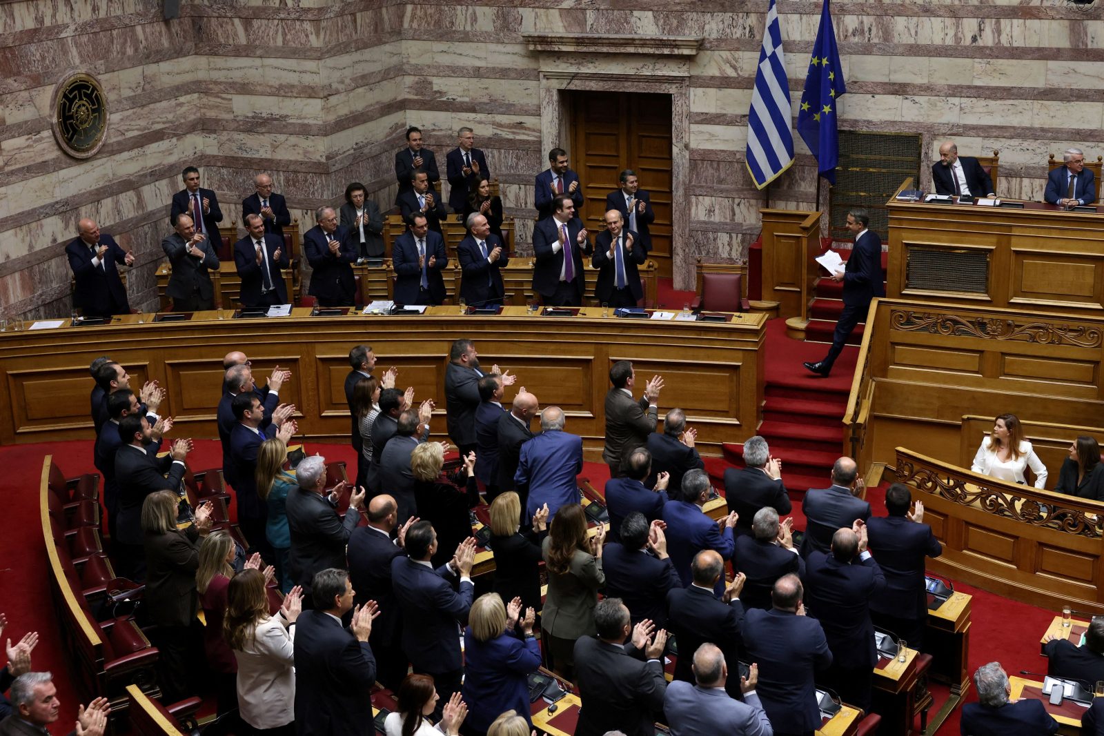 Εγκρίθηκε ο προϋπολογισμός με 159 «ναι»