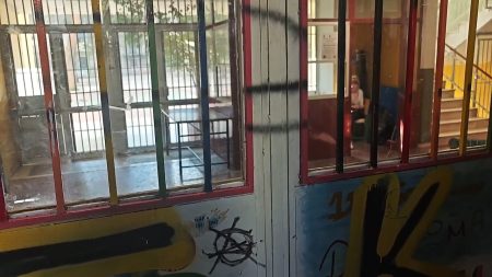 Κυψέλη: «Θέλω να βοηθήσουμε την κόρη μου, όχι να βγει εγκληματίας»