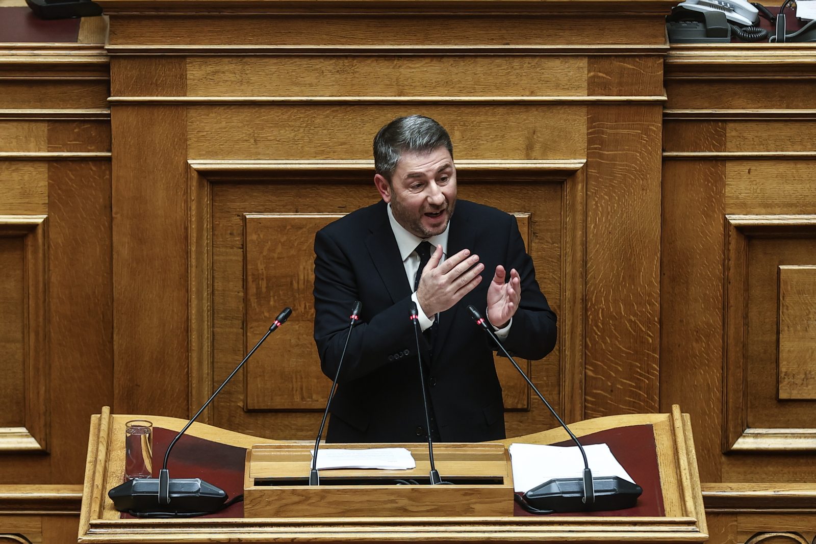 ΠαΣοΚ: Ολο το παρασκήνιο του προϋπολογισμού, απουσίες, παρουσίες, ευχές