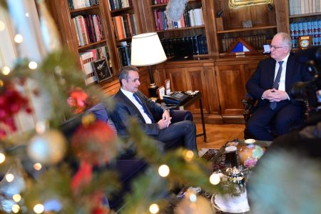 Αισιοδοξία Μητσοτάκη για «διάλυση» των μπλόκων – Τι είπαν με Τασούλα