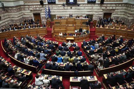 ΕΛΤΑ: Πολιτική κόντρα για το «λουκέτο» – Οι τοποθετήσεις των κομμάτων