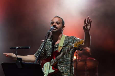 Monsieur Minimal: «Η μουσική μεταμορφώνει, δεν αντανακλά»