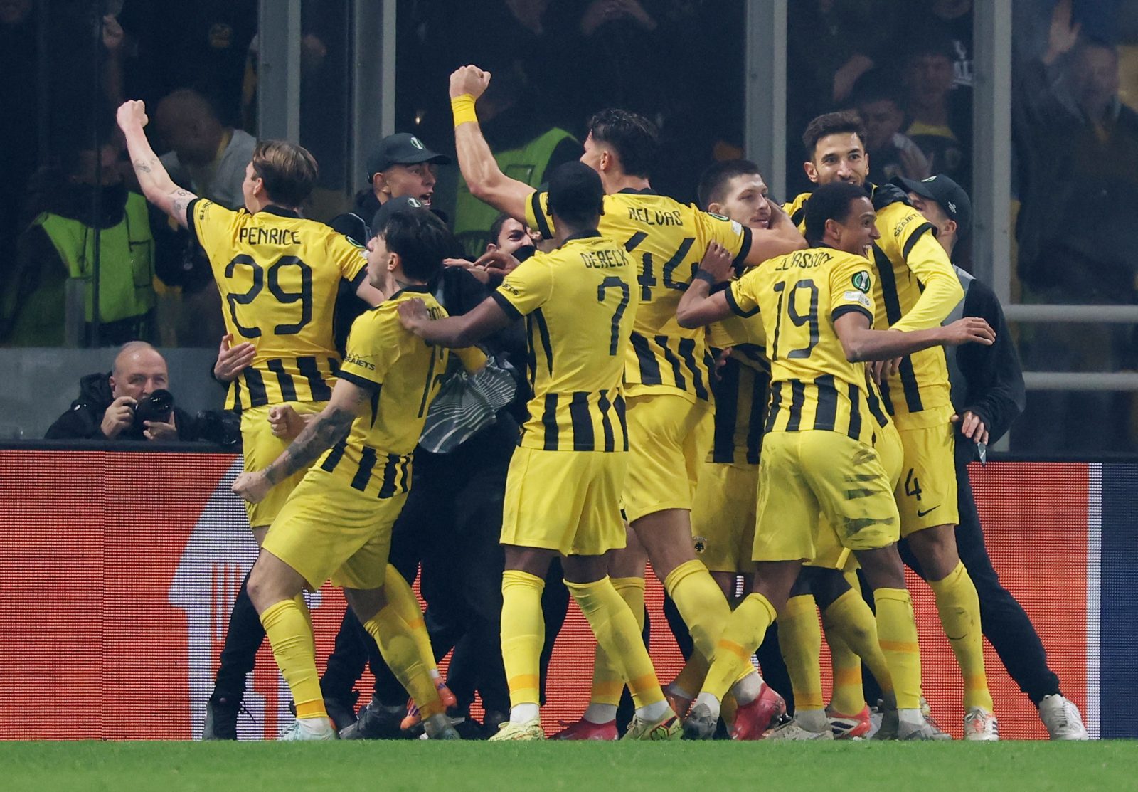 ΑΕΚ – Κραϊόβα 3-2: Μεγάλη ανατροπή για την Ένωση – Απευθείας στους 16 του Conference