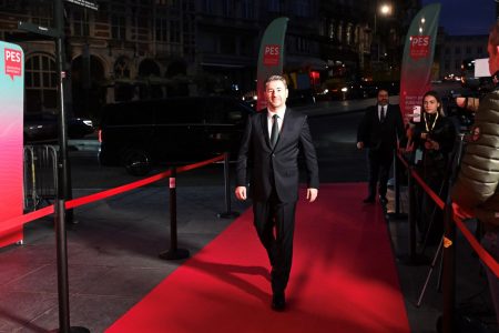 Ανδρουλάκης από Βρυξέλλες: Κατέθεσα πλαίσιο 6 σημείων – «Κανείς δεν θέλει να κάνει Χριστούγεννα στα μπλόκα»