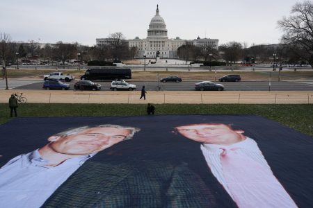 Ανοίγουν οι φάκελοι Έπστάϊν - Τι μπορεί και τι δεν μπορεί να βγει στο φως