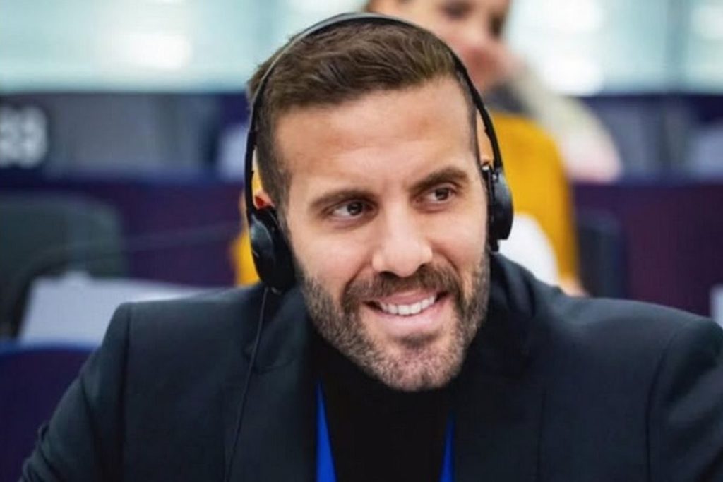 Ο Νίκος Παππάς και η macho συμπεριφορά του