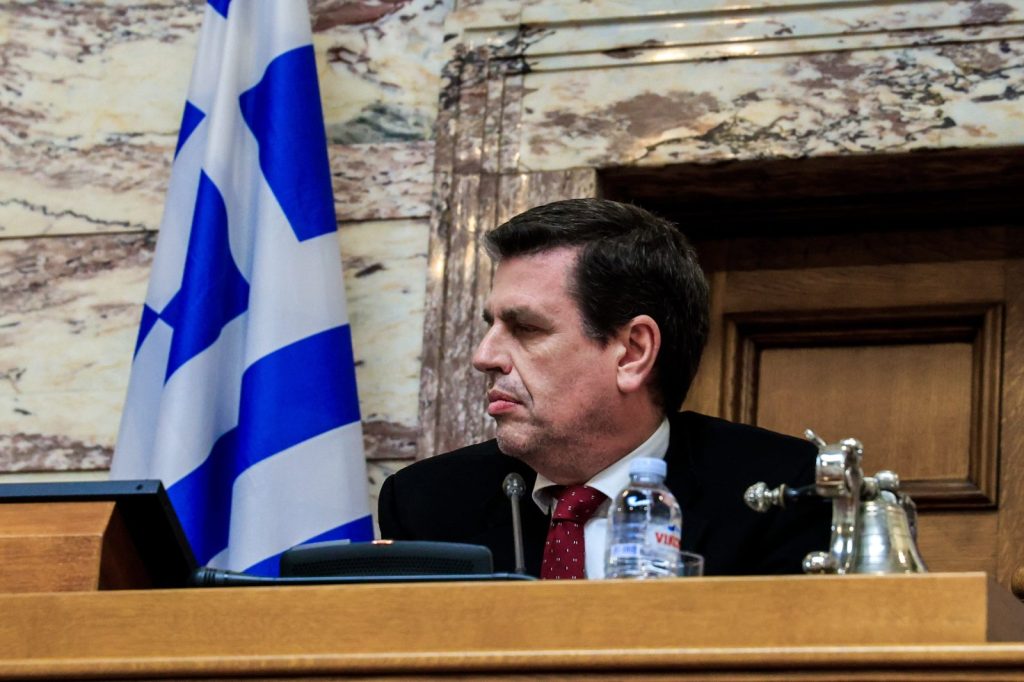 Ένταση στην επιτροπή Άμυνας της Βουλής – Η απουσία του Δένδια – Καυγάς Καιρίδη με Δαβάκη