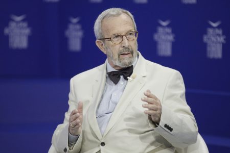 Γιώργος Θ. Μαυρογορδάτος στο «Β»: «Κίνδυνος βιασύνης και προχειρότητας»