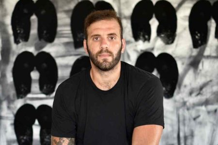 Νίκος Παππάς: «Δεν φυγαδεύτηκα, δεν χτύπησα κανέναν» – Η απάντηση για το επεισόδιο με δημοσιογράφο