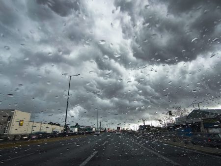Αστατος  καιρός με σποραδικές καταιγίδες - Η πρόγνωση για τα Χριστούγεννα, πού θα χιονίσει
