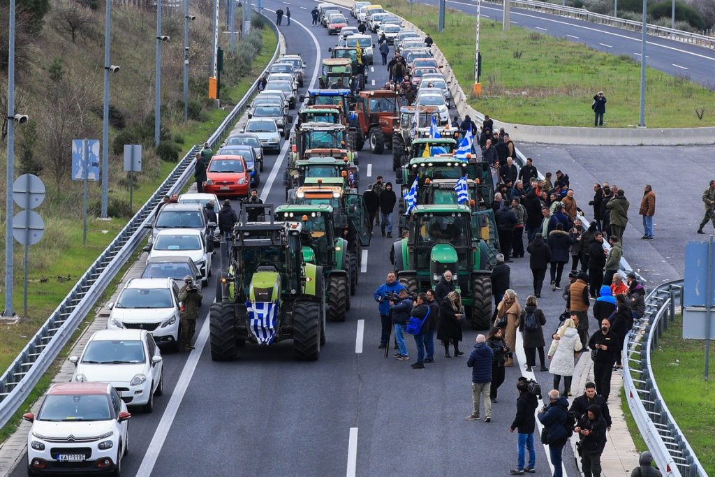Μπλόκα: Η κάθοδος στο Σύνταγμα «άνοιξε» τις πόρτες του Μαξίμου