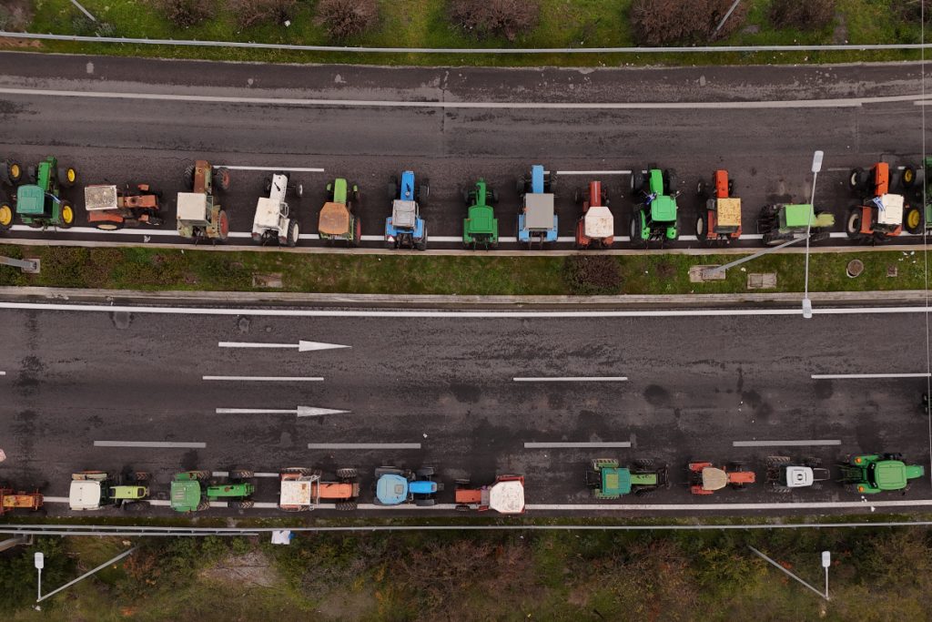 5 το πρωί: Γιορτές με μπλόκα – Νέα αρχεία για Επστάιν – Reunion στο «Παρά Πέντε»