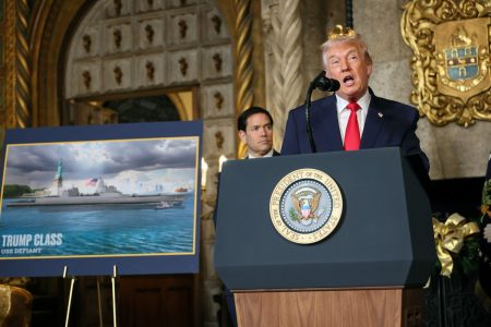 Με «θωρηκτά Τραμπ» ο νέος «χρυσός στόλος» των ΗΠΑ