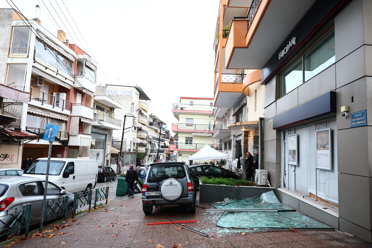 Έκρηξη σε κατάστημα τράπεζας στον Εύοσμο στη Θεσσαλονίκη TEEM