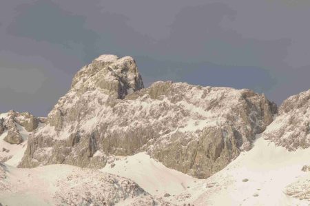 Βαρδούσια: Εντοπίστηκαν κάτω από χιονοστιβάδα χωρίς τις αισθήσεις τους οι τρεις αγνοούμενοι ορειβάτες