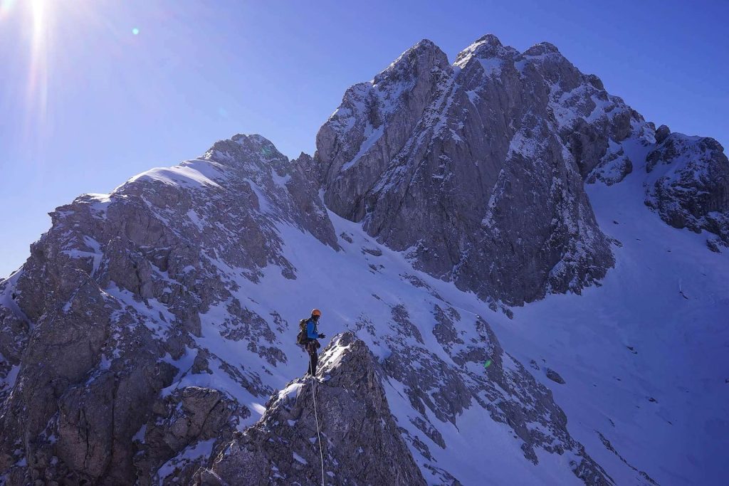 Τραγωδία στα Βαρδούσια: Σε χιονοθύελλα έπεσαν οι ορειβάτες – Που εντοπίστηκαν