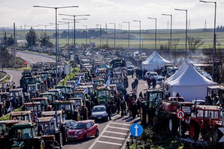 Μπλόκα: Κλειστή επ’ αόριστον η Αντιρρίου – Ιωαννίνων, κλείνει 2 ώρες ο Μπράλος, ανοιχτά τα Μάλγαρα