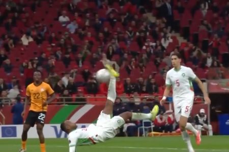 Ο Ελ Κααμπί τρελαίνει κόσμο – Σκόραρε ξανά με τρομερό ανάποδο ψαλίδι