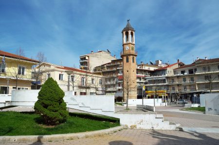 Μια πόλη που μας αγαπά, αλλά δεν μπορεί να μας κρατήσει