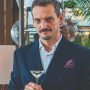 Από το Λονδίνο στον Αστέρα: Ο bartender Νίκος Ταχμάζης αφηγείται ιστορίες με κοκτέιλ