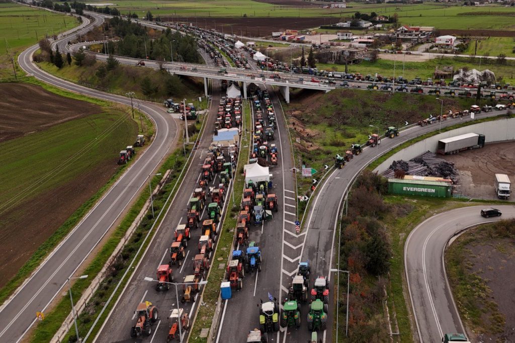 Χρυσοχοΐδης για μπλόκα: Υπάρχουν διατάξεις προς εφαρμογή