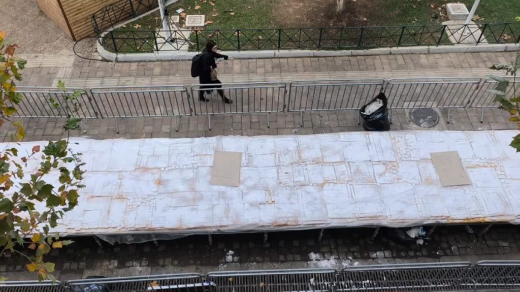 Βασιλόπιτα – γίγας στο Περιστέρι: 10 τόνοι, 100 μέτρα – Η μεγαλύτερη στην Ελλάδα