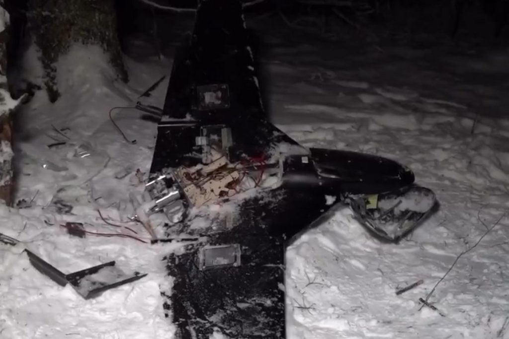 Ρωσία: Παρουσίασε βίντεο με συντρίμμια drone ως απόδειξη για την επίθεση κατά οικίας του Πούτιν