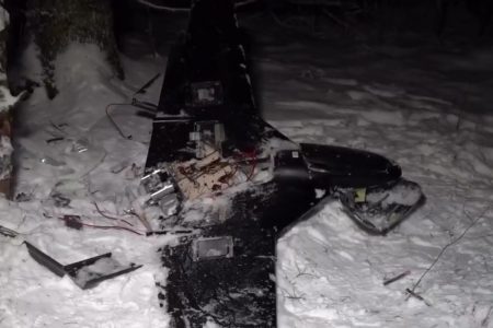 Ρωσία: Παρουσίασε βίντεο με συντρίμμια drone ως απόδειξη για την επίθεση κατά οικίας του Πούτιν