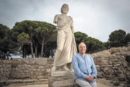 Εουζέμπι Αγιένσα: «Ο Καβάφης είναι για όλους και είναι παγκόσμιος»