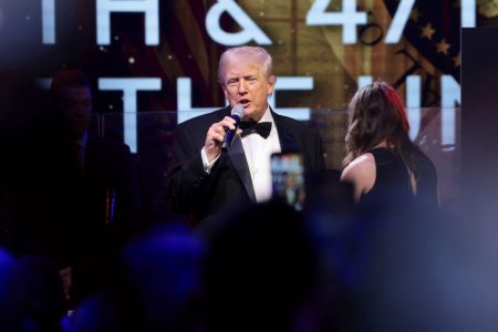 Γιατί ο Τραμπ μετανιώνει για τις ιατρικές εξετάσεις – Η ασπιρίνη, η αϋπνία και τα «καλά γονίδια»