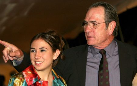 Τόμι Λι Τζόουνς: Νεκρή η 34χρονη κόρη του, Βικτόρια