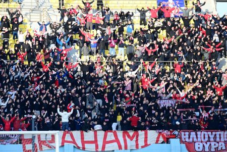 Ολυμπιακός – ΟΦΗ: Εντυπωσιακή παρουσία 7.000 φίλων του Ολυμπιακού στο Παγκρήτιο
