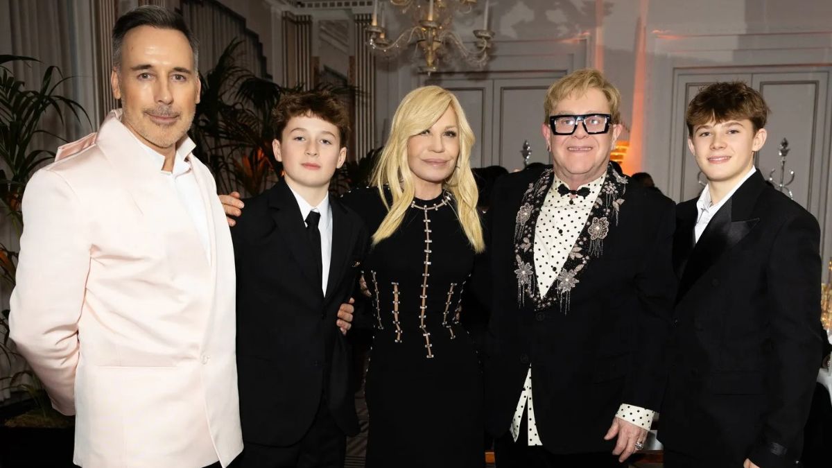 Elton John: H εμφάνιση με τον σύζυγο και τους δύο γιους του – Πόσο έχουν μεγαλώσει
