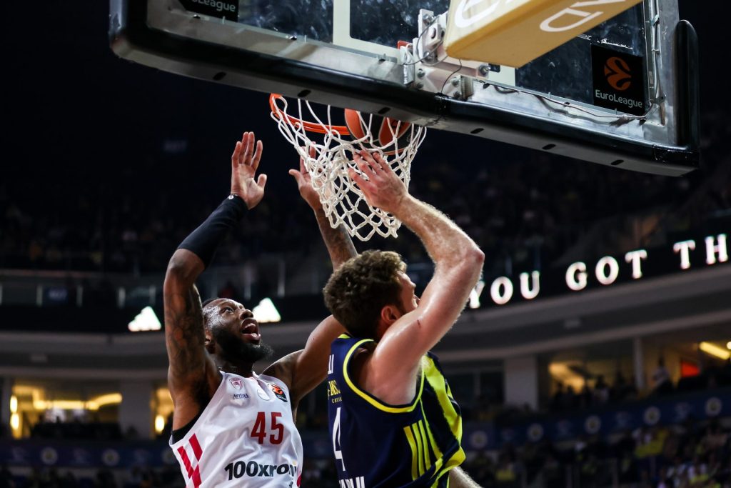 Φενέρμπαχτσε – Ολυμπιακός 88-80: Δεν άντεξε στην Πόλη