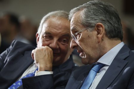 Τα υπόγεια ρεύματα της λαϊκής Δεξιάς και ο άγνωστος παράγοντας του κόμματος Καρυστιανού